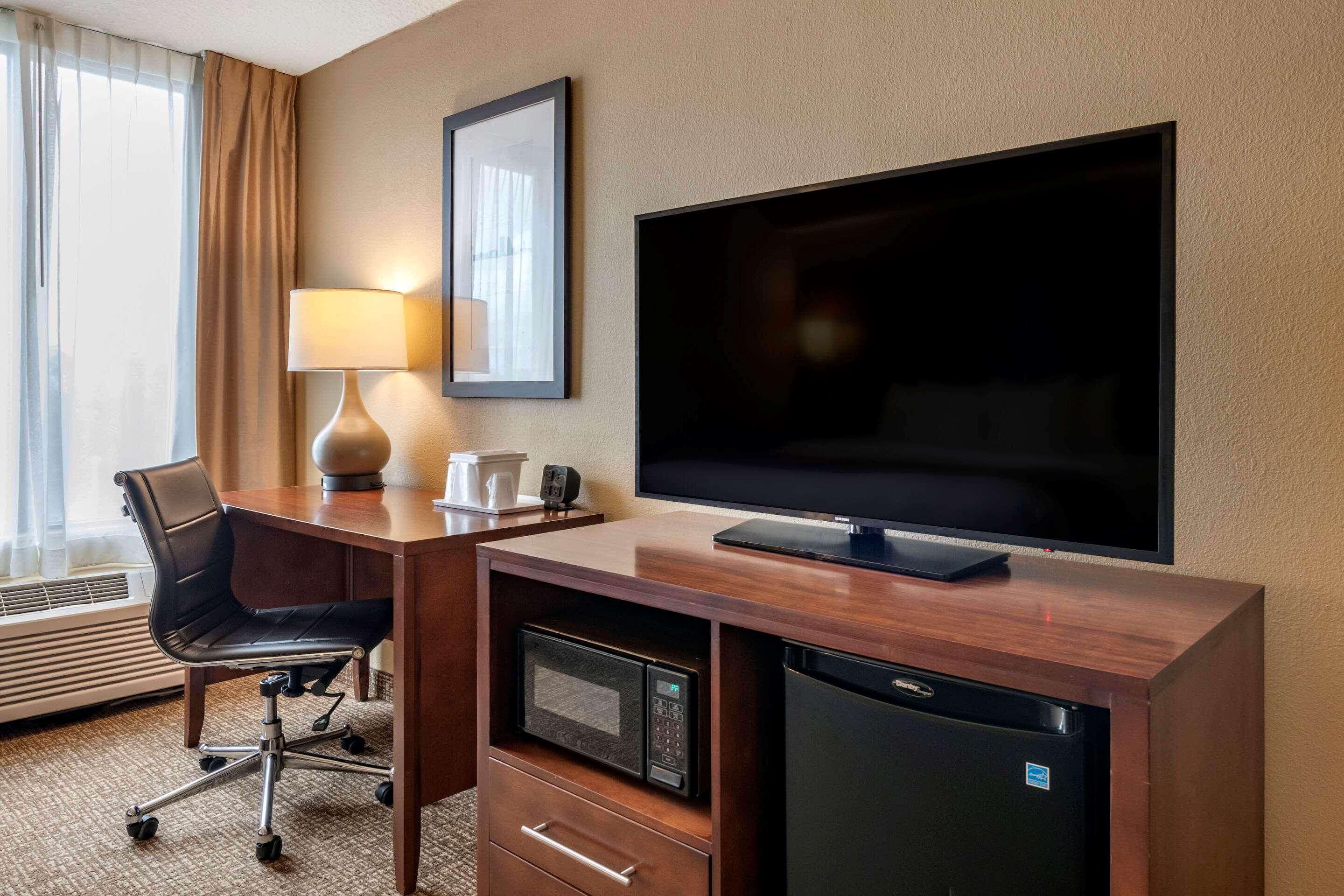 Comfort Suites Baymeadows Near Butler Blvd Jacksonville Exteriör bild